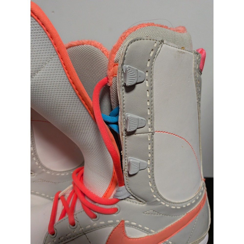 Nike Zoom BAXA Snowboard Boots Womens 6.5 White Coral Blue 407717-100 - Picture 9 of 15